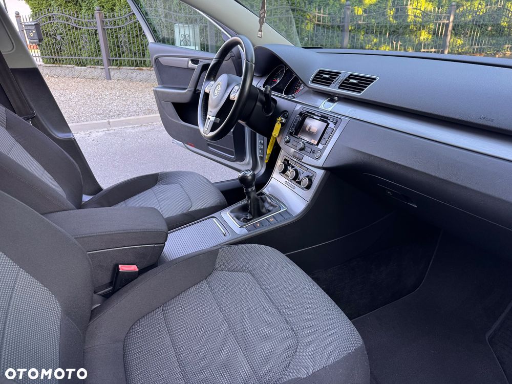 Volkswagen Passat 2.0 TDI Sportline - 20