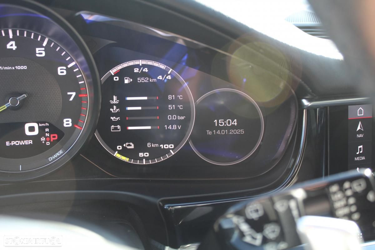 Porsche Panamera Sport Turismo 4 E-Hybrid - 42