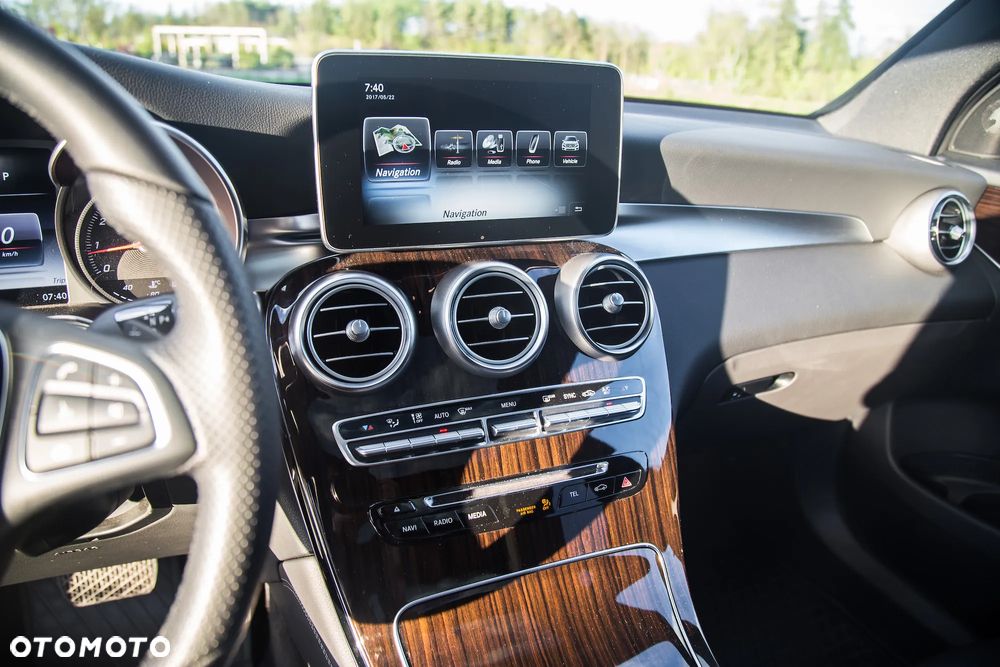 Mercedes-Benz GLC - 12