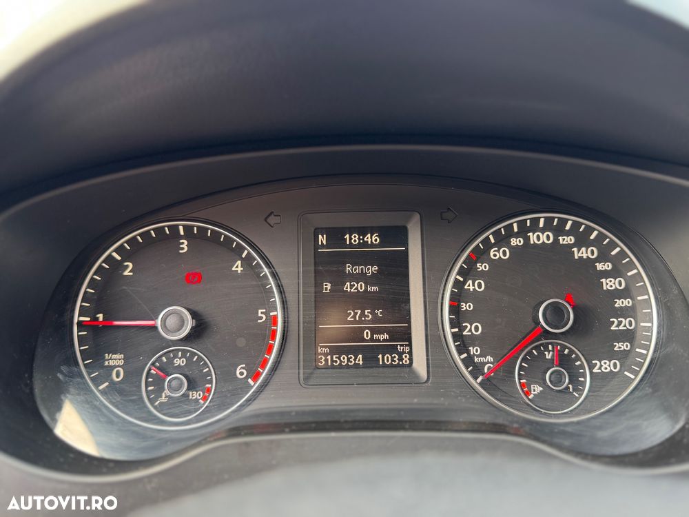 Volkswagen Jetta 2.0 TDI DPF Highline - 14