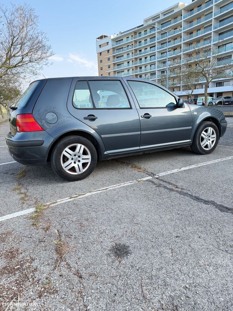 VW Golf 1.4i Confortline - 4