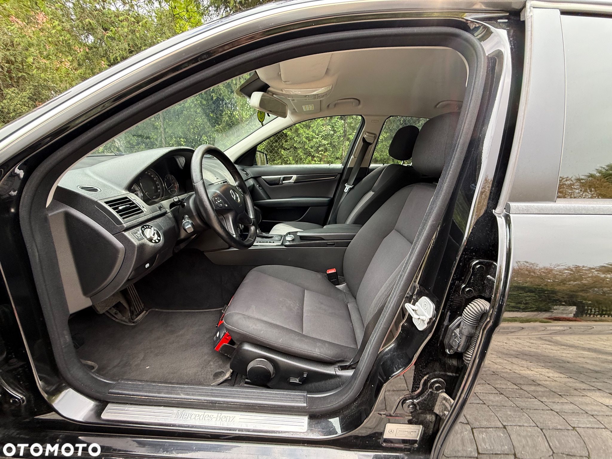 Mercedes-Benz Klasa C 180 BlueEFFICIENCY 7G-TRONIC Elegance - 13