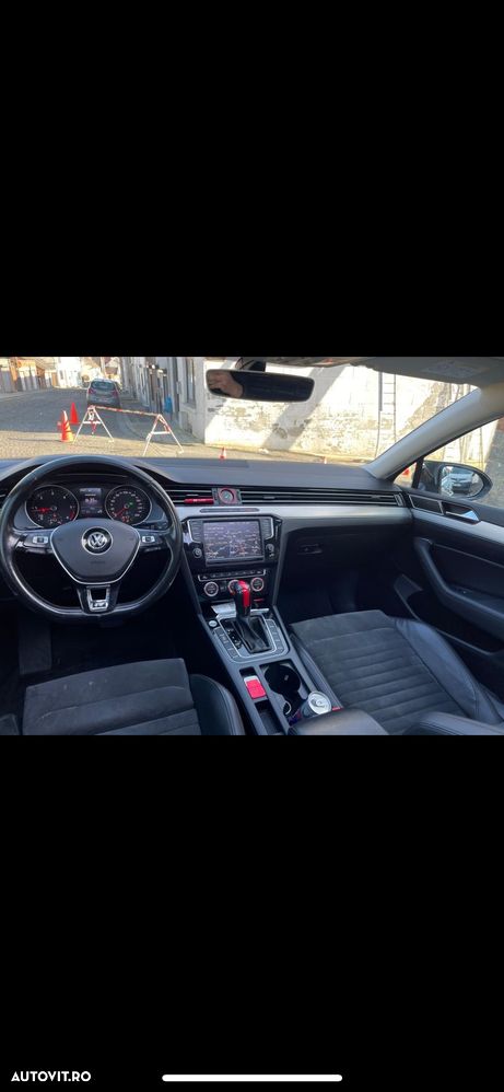 Volkswagen Passat 1.6 TDI SCR DSG Comfortline - 8