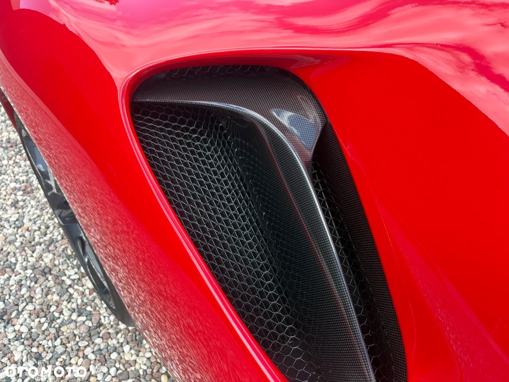 Ferrari SF90 Stradale - 15