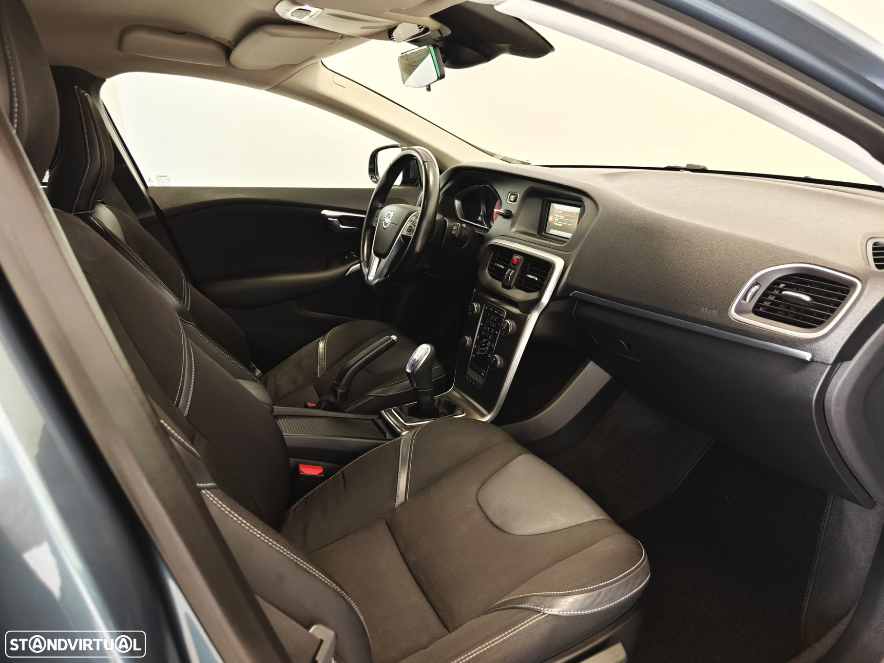 Volvo V40 1.6 D2 Momentum - 26