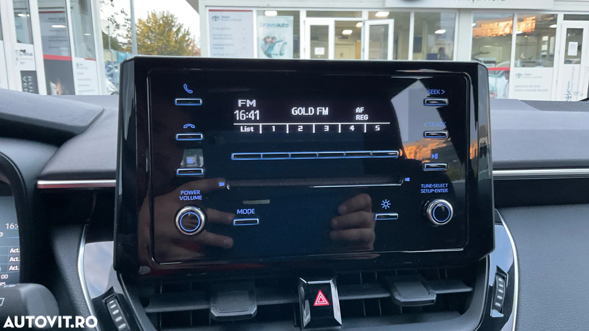 Toyota Corolla 1.8 Hybrid Touring Sports - 17