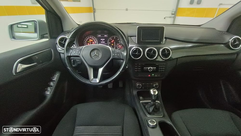 Mercedes-Benz B 180 - 13