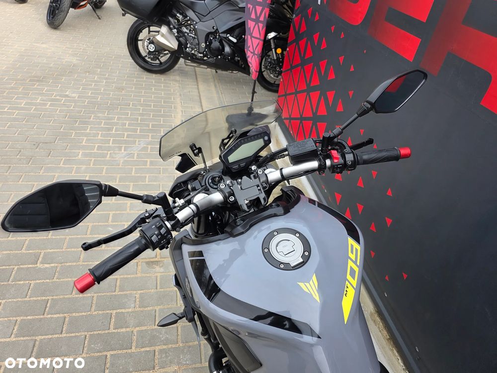 Yamaha MT - 28