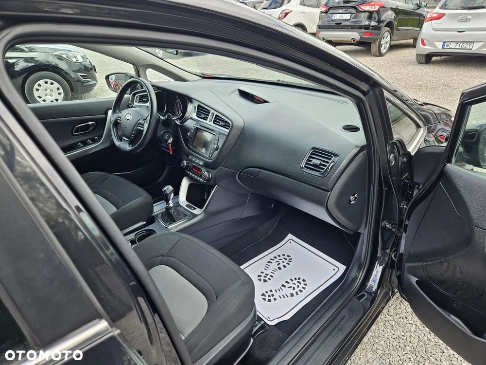 Kia Ceed 1.4 CVVT Dream Team Edition - 30