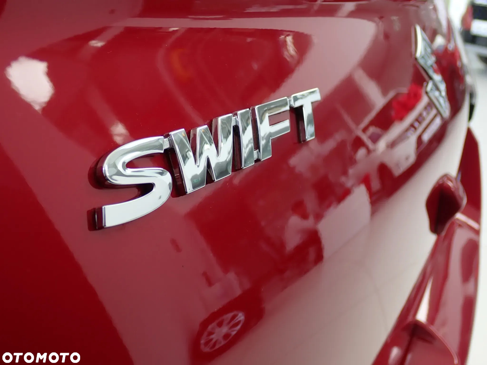 Suzuki Swift 1.2 Dualjet SHVS Premium Plus CVT - 7