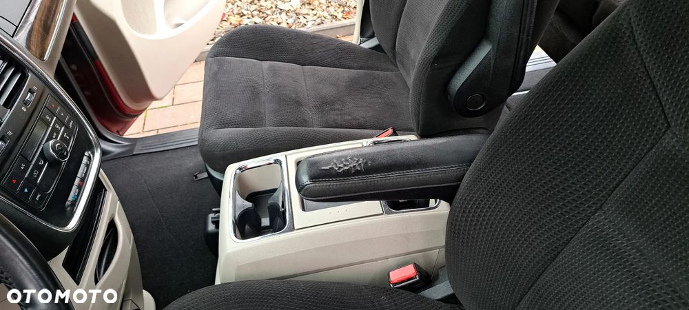 Chrysler Town & Country 3.6 Touring - 28