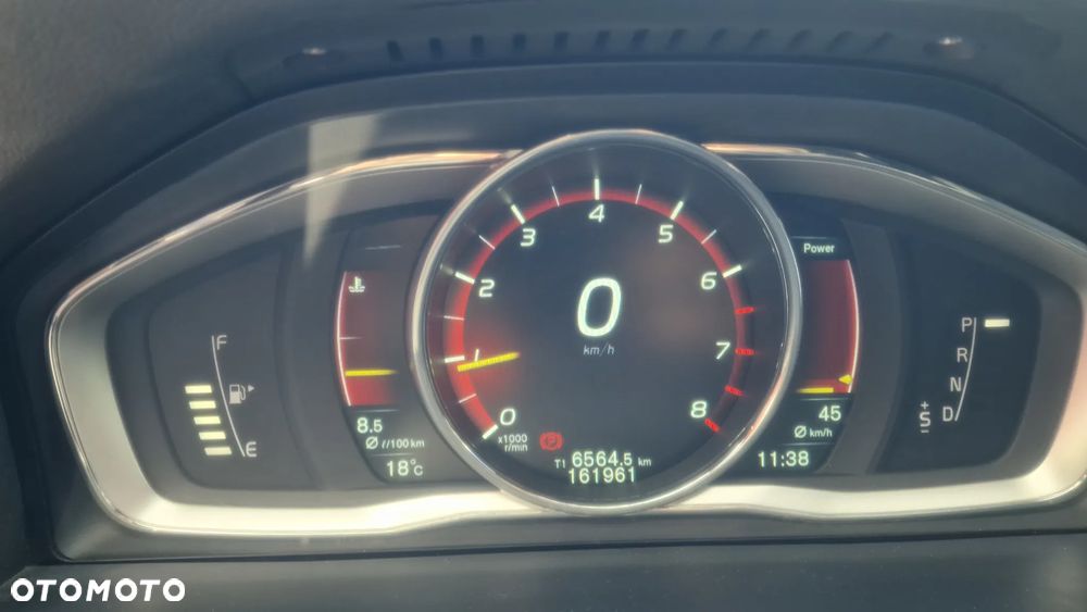 Volvo V60 T5 Drive-E Dynamic Edition (Momentum) - 12