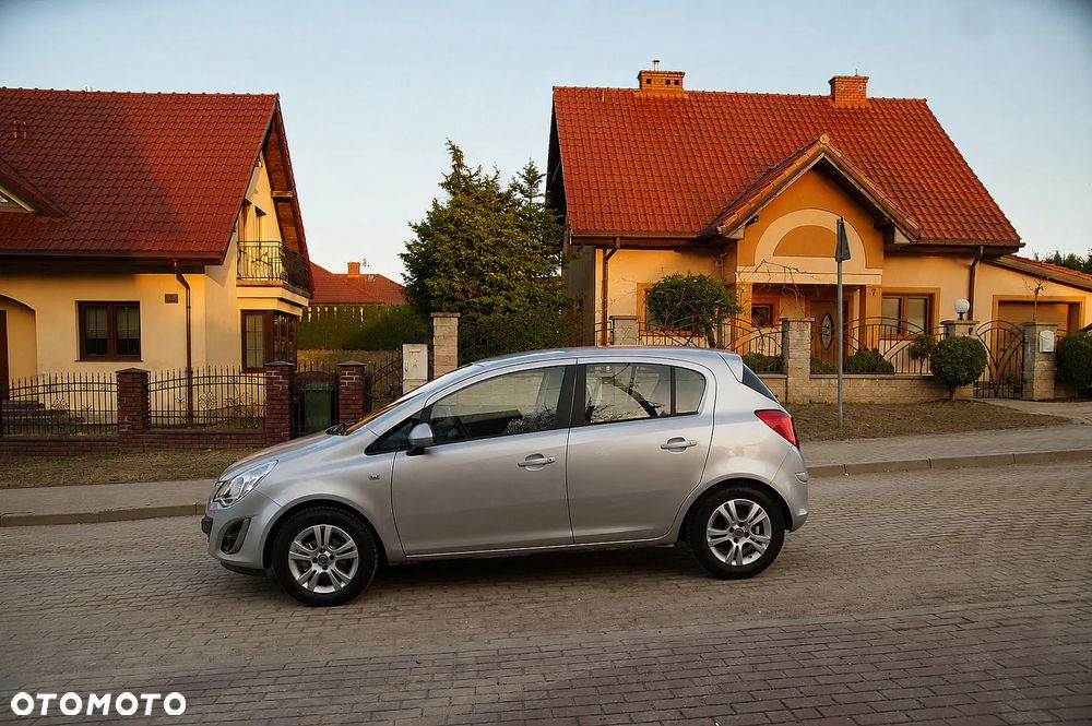 Opel Corsa 1.2 16V Enjoy - 3
