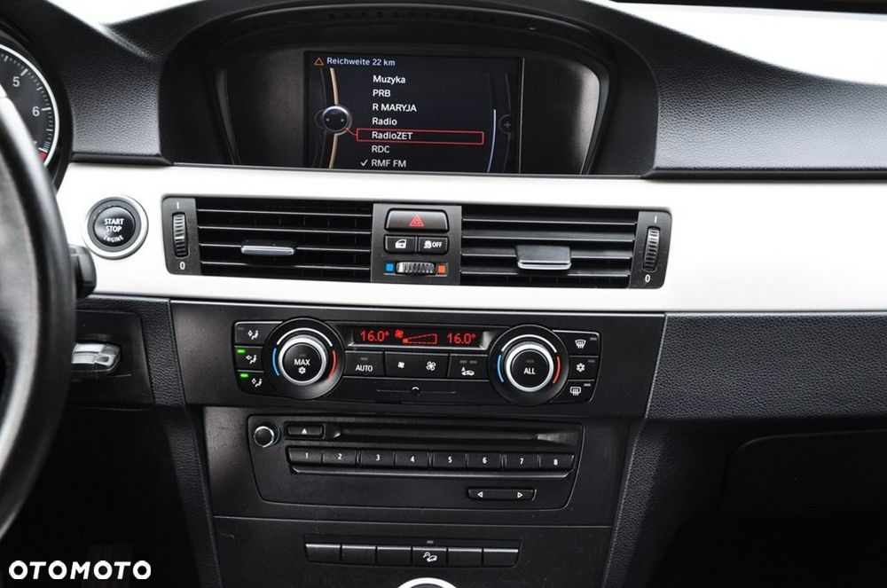 BMW Seria 3 325i Edition Exclusive - 31