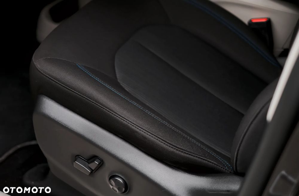 Chrysler Pacifica - 30