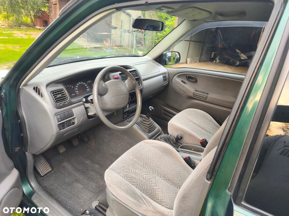 Suzuki Grand Vitara 1.6 - 7