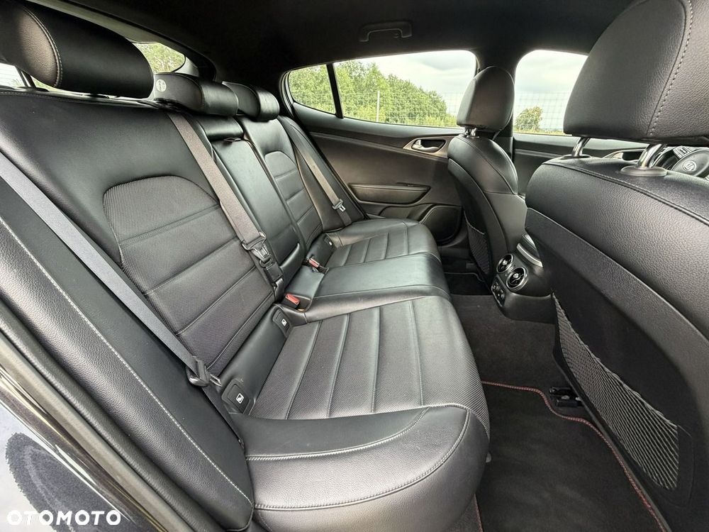 Kia Stinger - 13