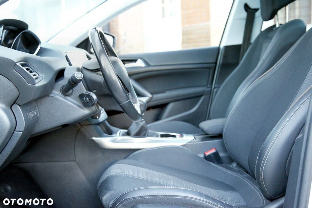 Peugeot 308 - 16