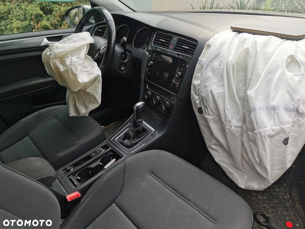 Volkswagen Golf 1.5 TSI BlueMotion ACT DSG Comfortline - 7