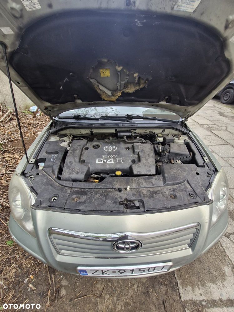 Toyota Avensis 2.0 D-4D High - 5