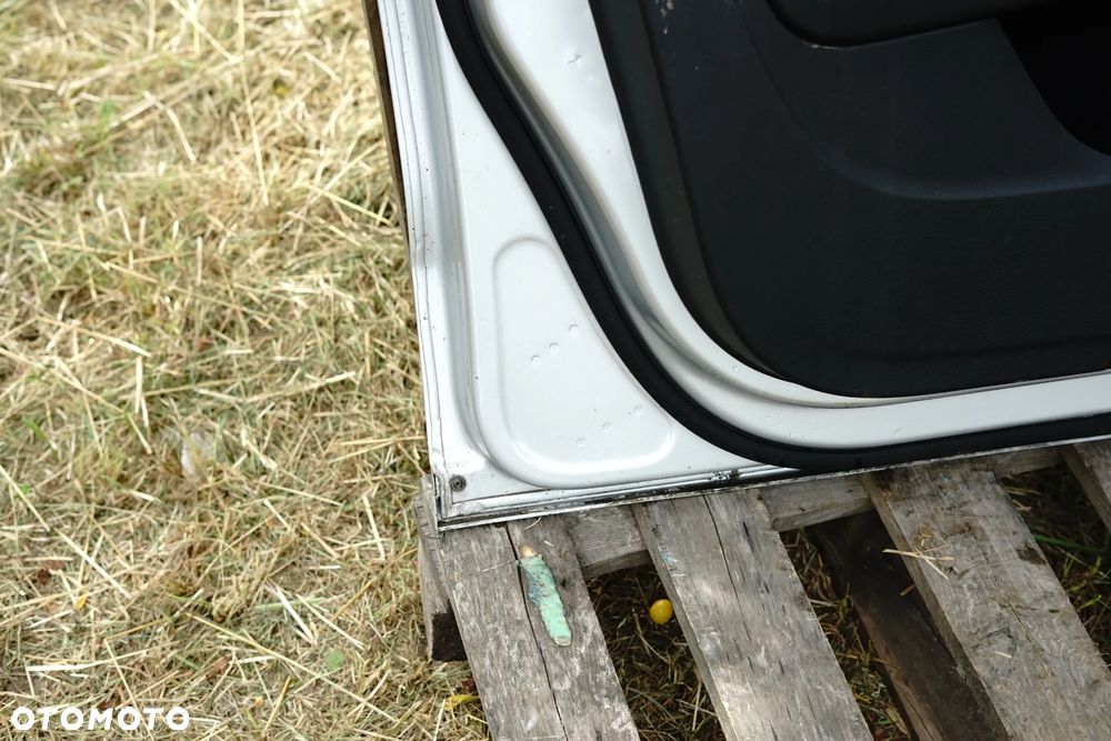 Drzwi przód przednie prawe VW Passat B7 Sedan LA7W - 11