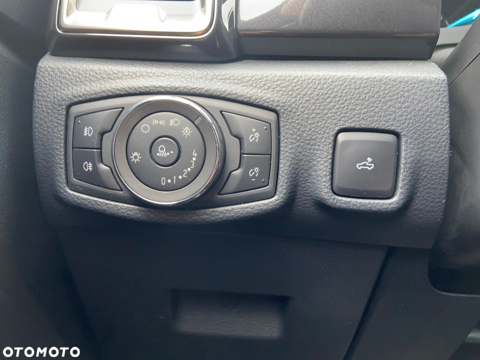 Ford Ranger 2.0 EcoBlue 4x4 DC Wildtrak - 29