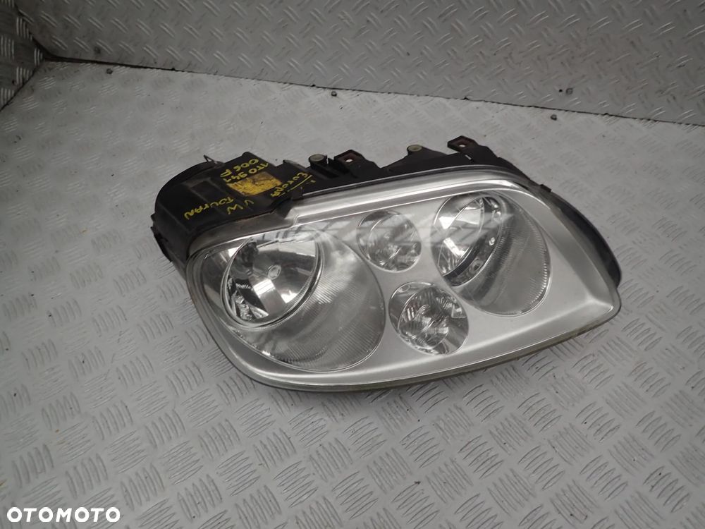 LAMPA PRZÓD PRAWA VW TOURAN 03-07 1T0941006F RADOM