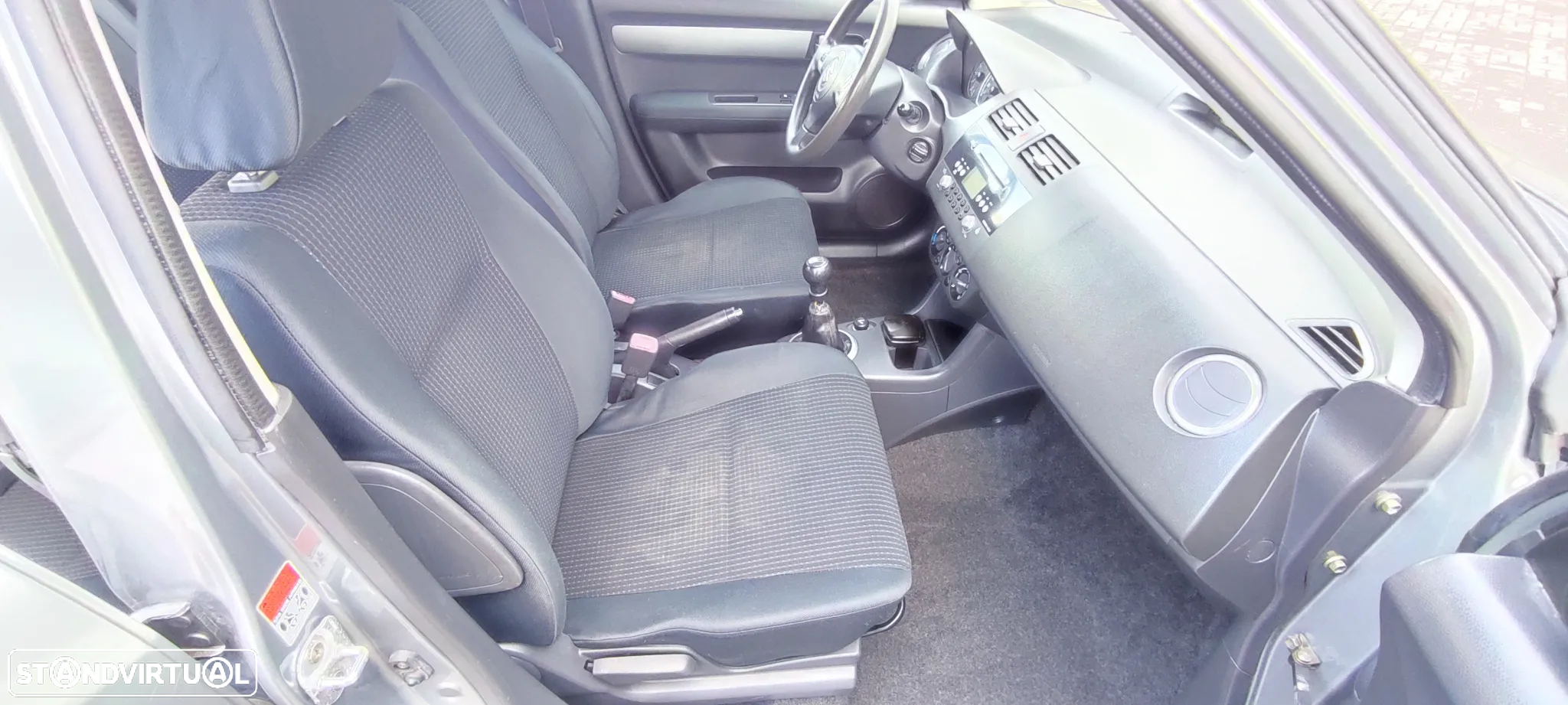 Suzuki Swift 1.3 16V GLX - 8