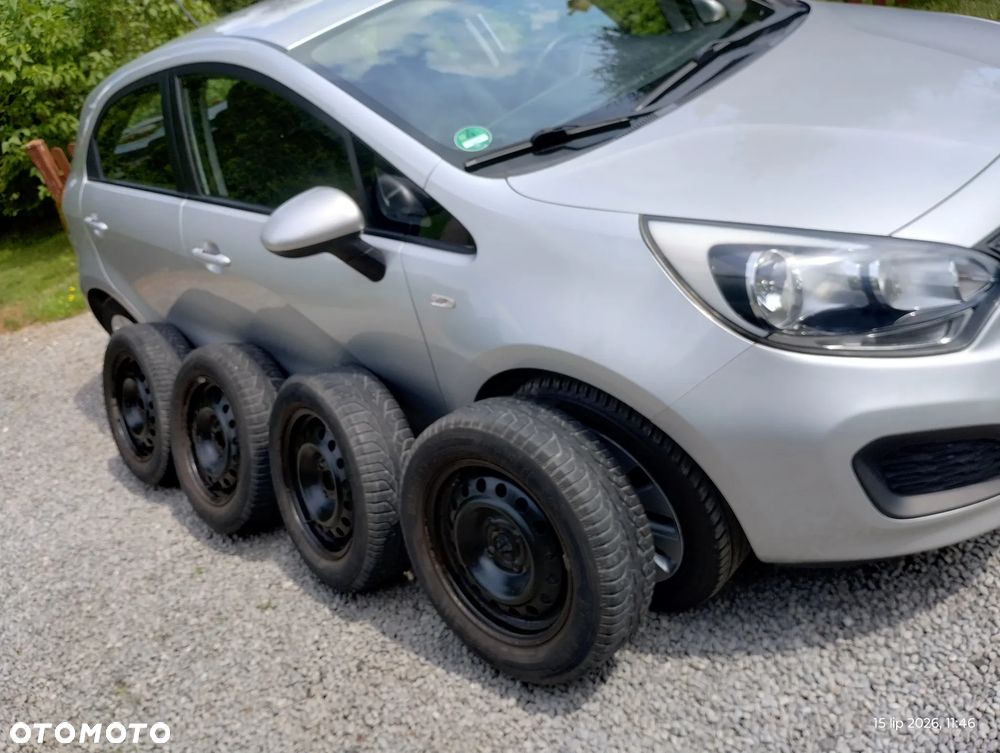 Kia Rio - 40