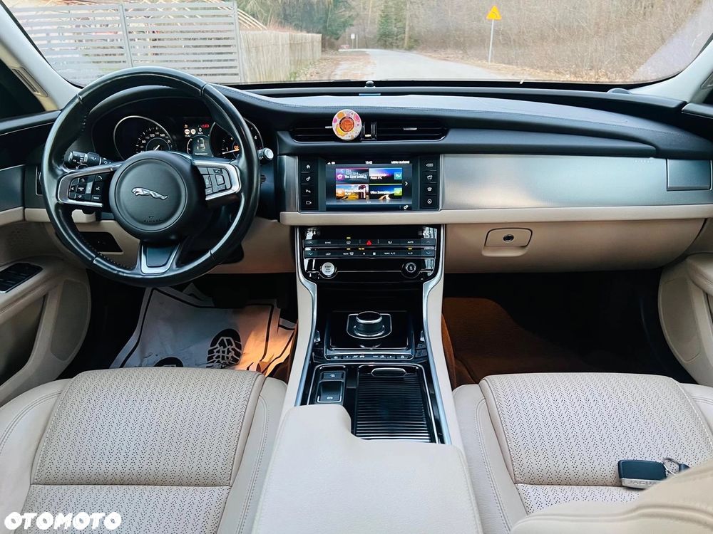 Jaguar XF 20d Sportbrake Prestige - 3