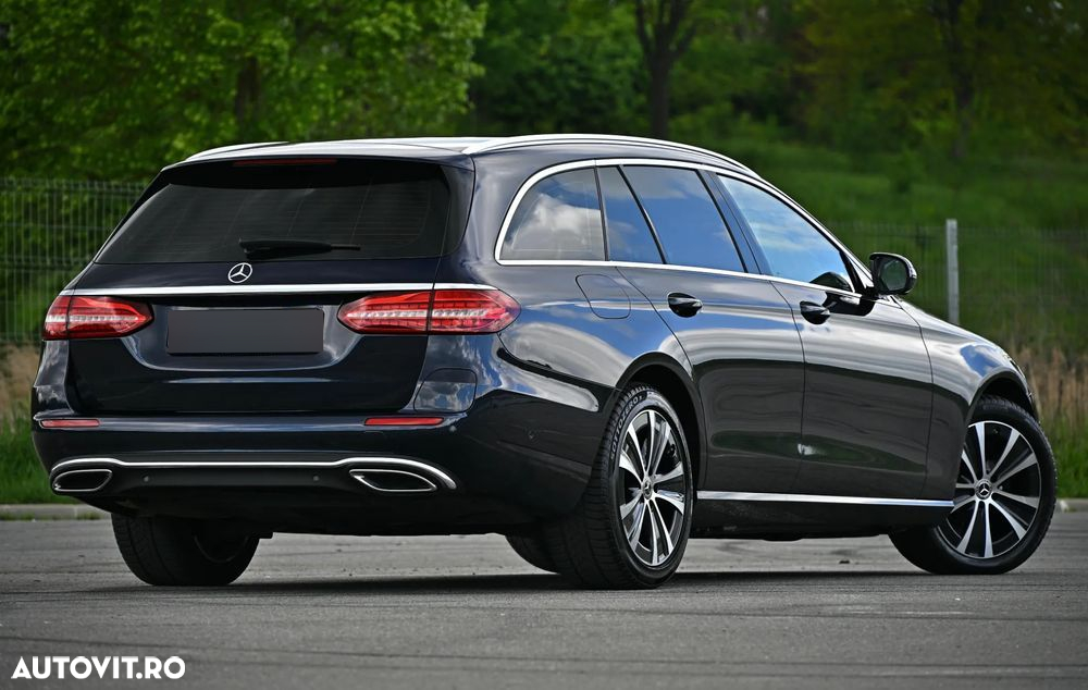 Mercedes-Benz E 300 Hybrid de T-Modell 4MATIC Aut. - 4