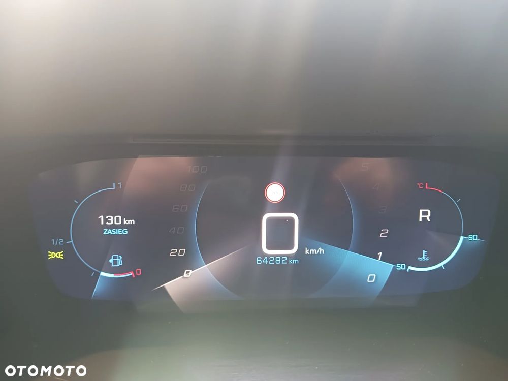 Peugeot 2008 PureTech 130 EAT8 GT - 17