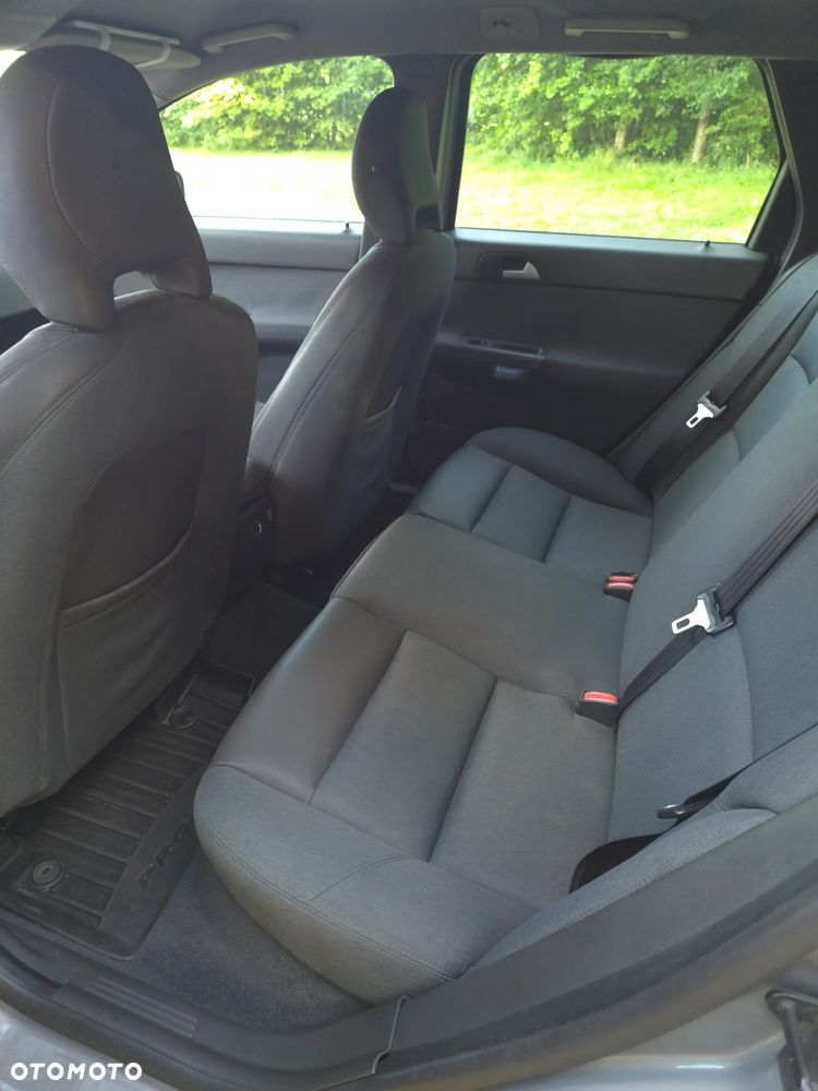 Volvo V50 2.0D - 10