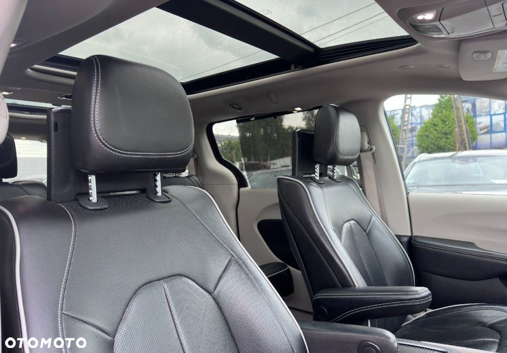 Chrysler Pacifica - 37