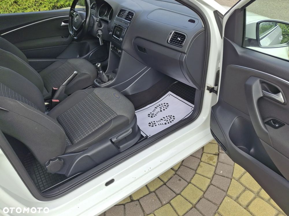 Volkswagen Polo 1.4 TDI (Blue Motion Technology) Highline - 12