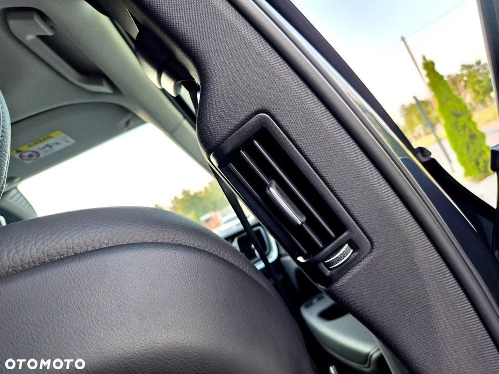 Volvo XC 60 B4 D Plus Dark - 23