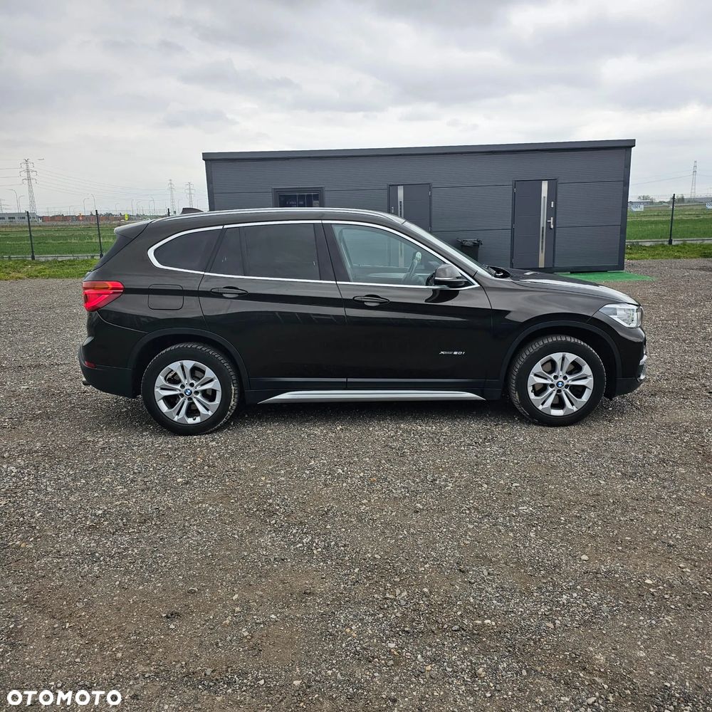 BMW X1 xDrive20i Sport Line - 4