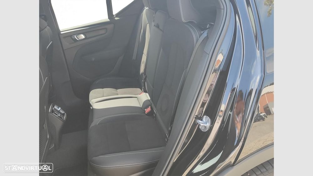 Volvo XC 40 2.0 B3 Plus Dark - 15