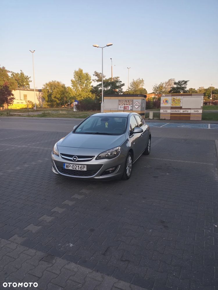 Opel Astra 1.4 T Cosmo - 1