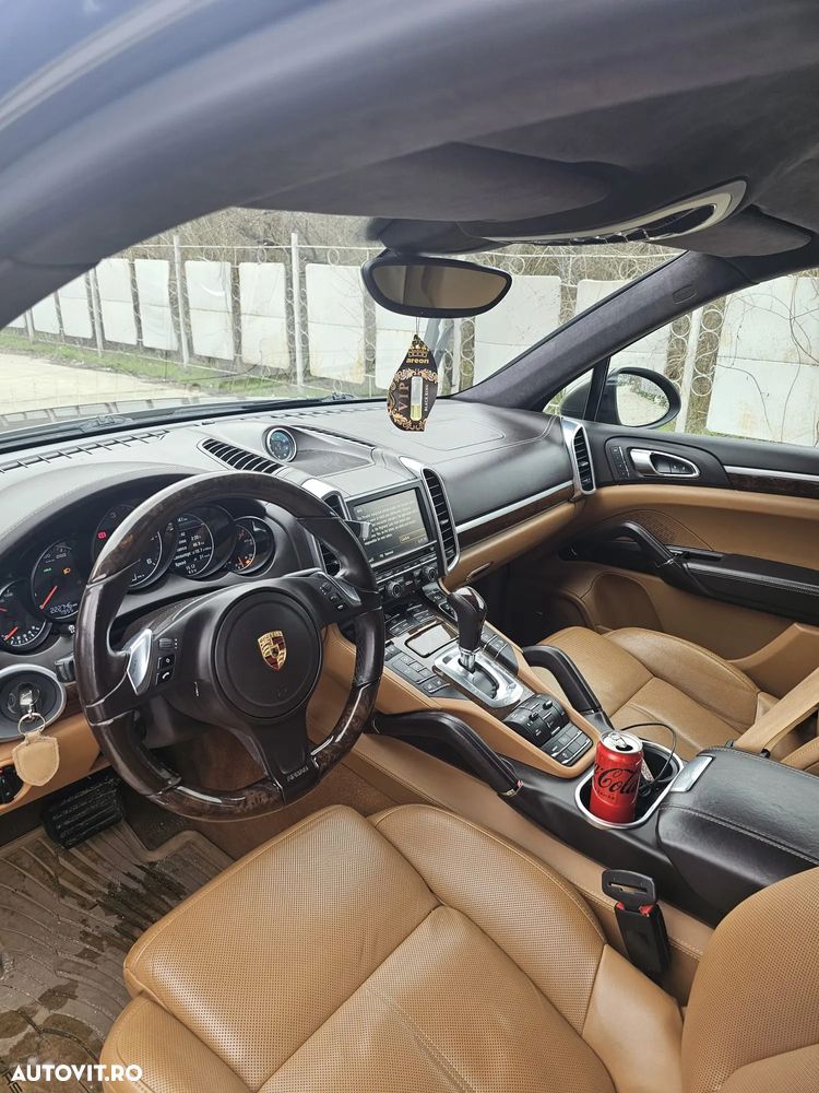 Porsche Cayenne - 10