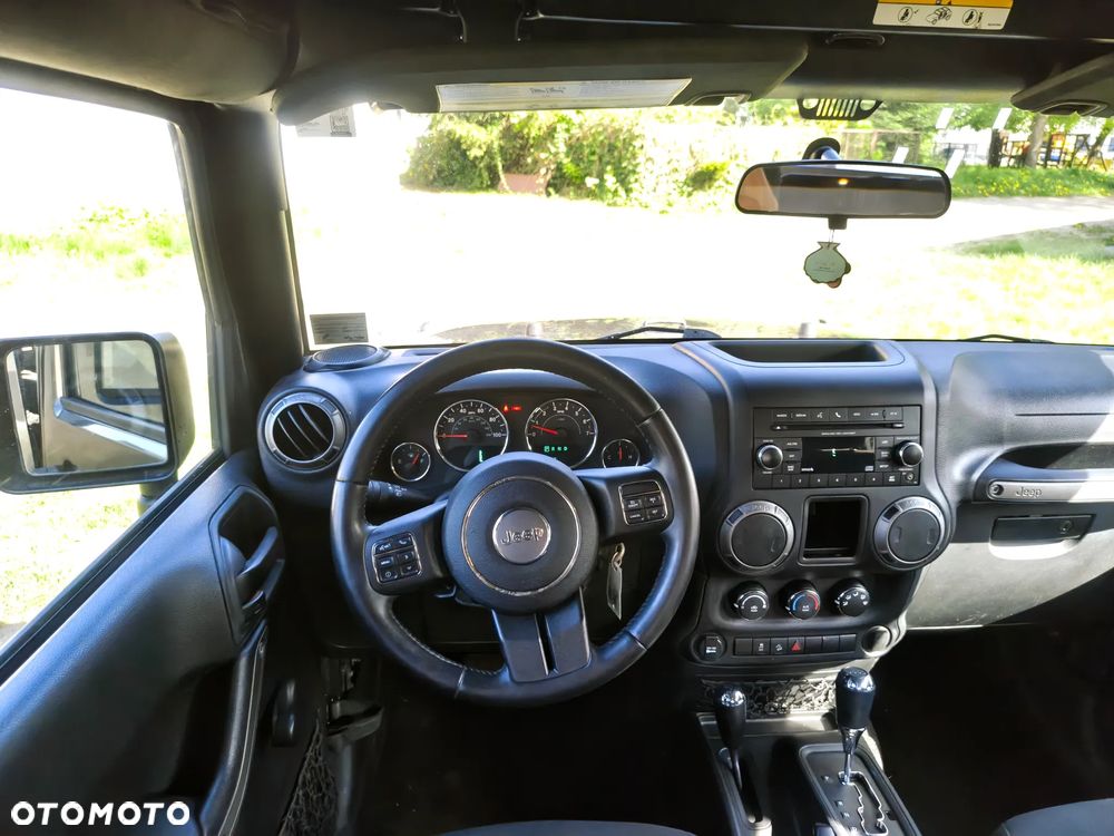 Jeep Wrangler - 24