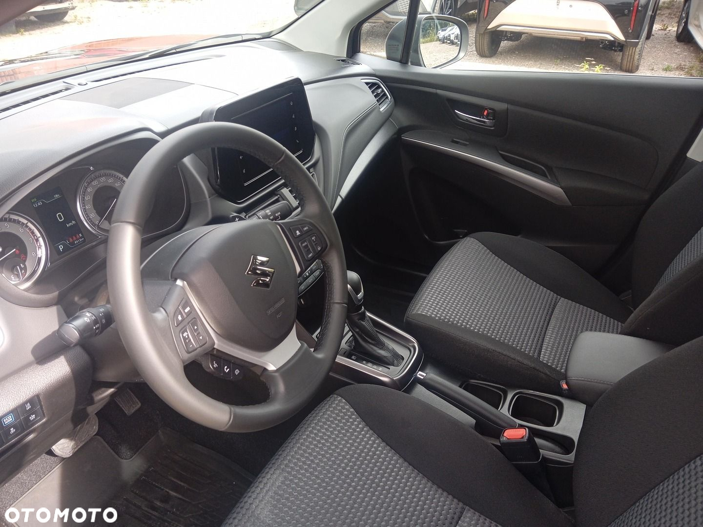 Suzuki SX4 S-Cross 1.5 Strong Hybrid Premium AGS - 9