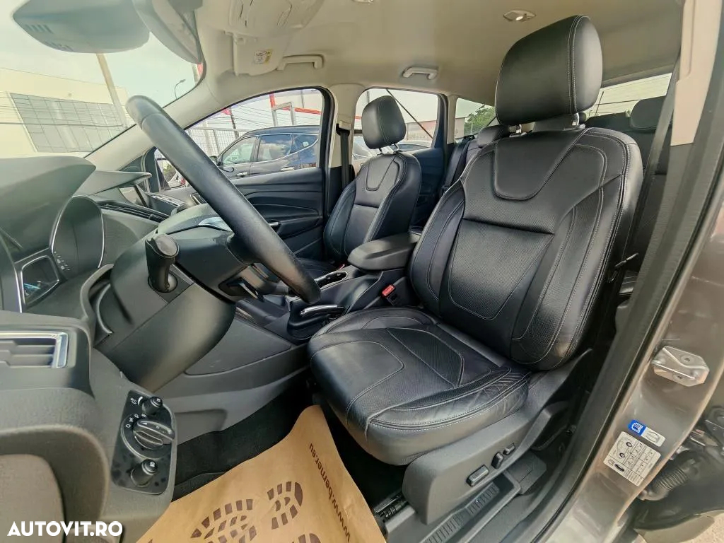 Ford Kuga 2.0 TDCi 4WD Powershift Titanium - 12