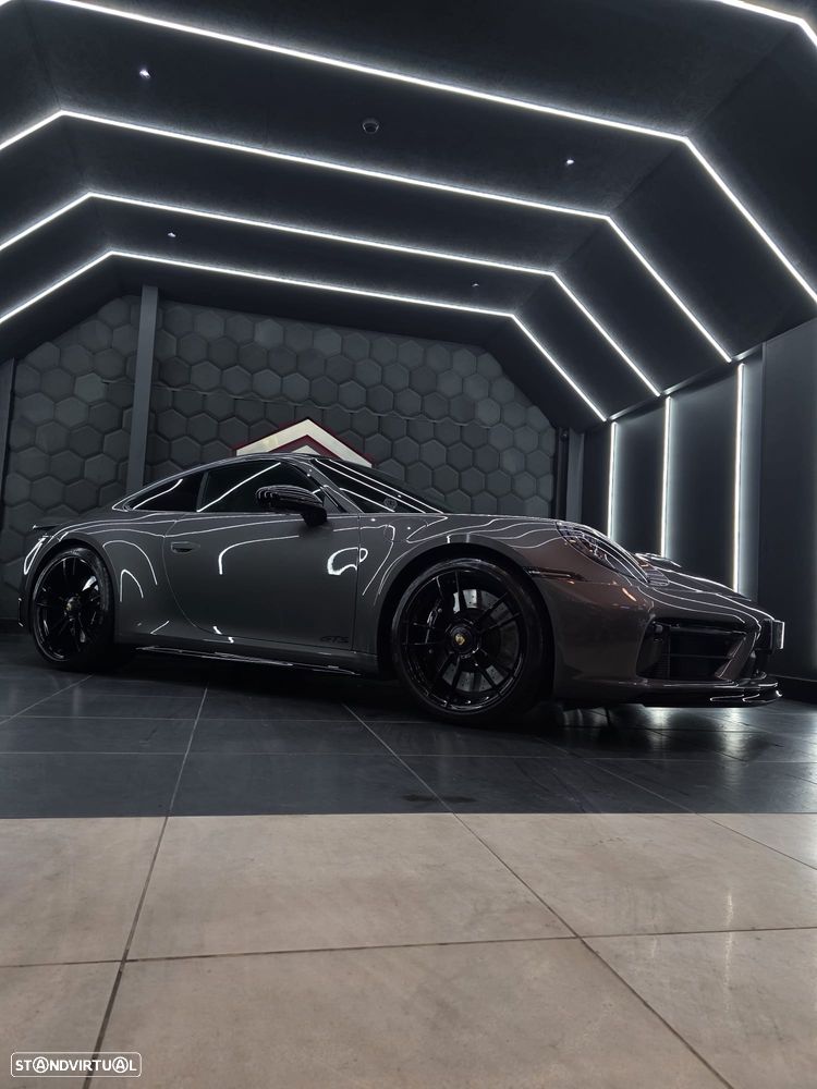 Porsche 911 (992) Carrera 4 GTS PDK - 2