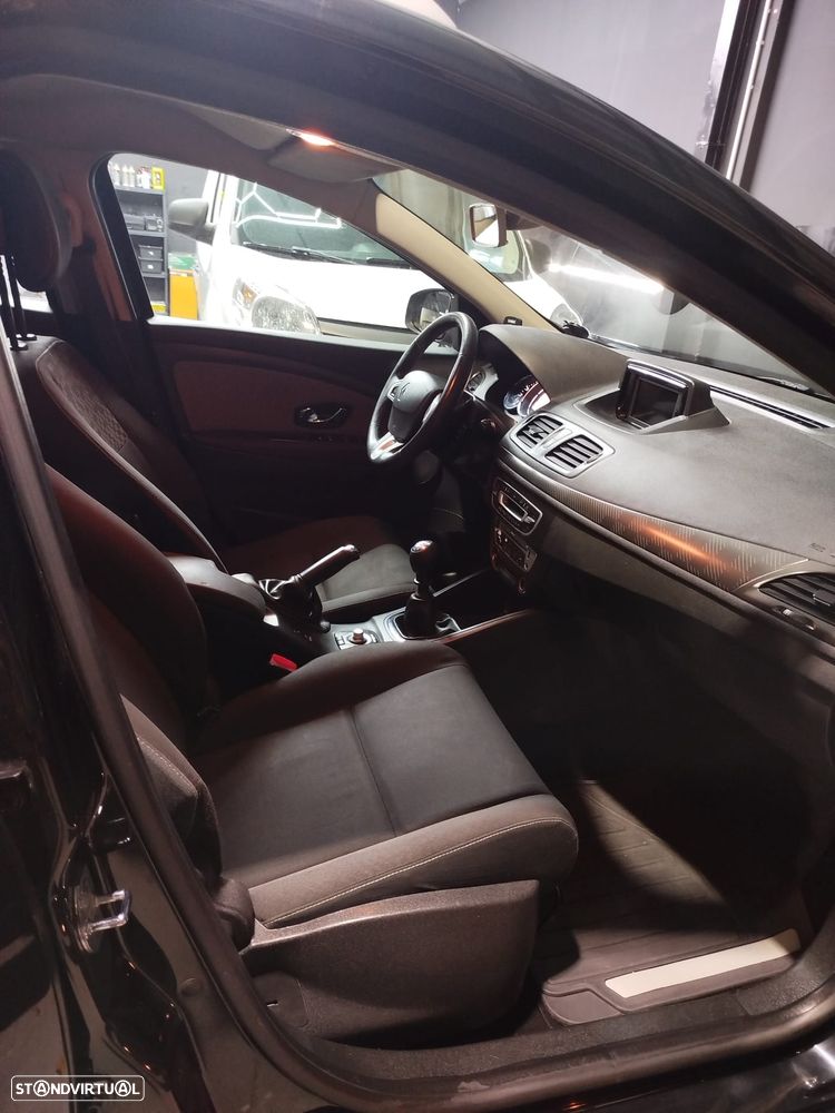 Renault Mégane Sport Tourer ENERGY dCi 110 Start & Stopp Paris - 6