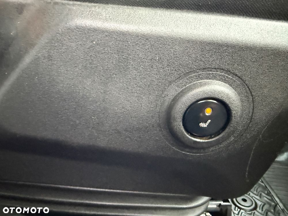 Iveco 2020/Daily/Winda BAR/Średni/manual/Klima/Tempomat/Business Pakiet - 16