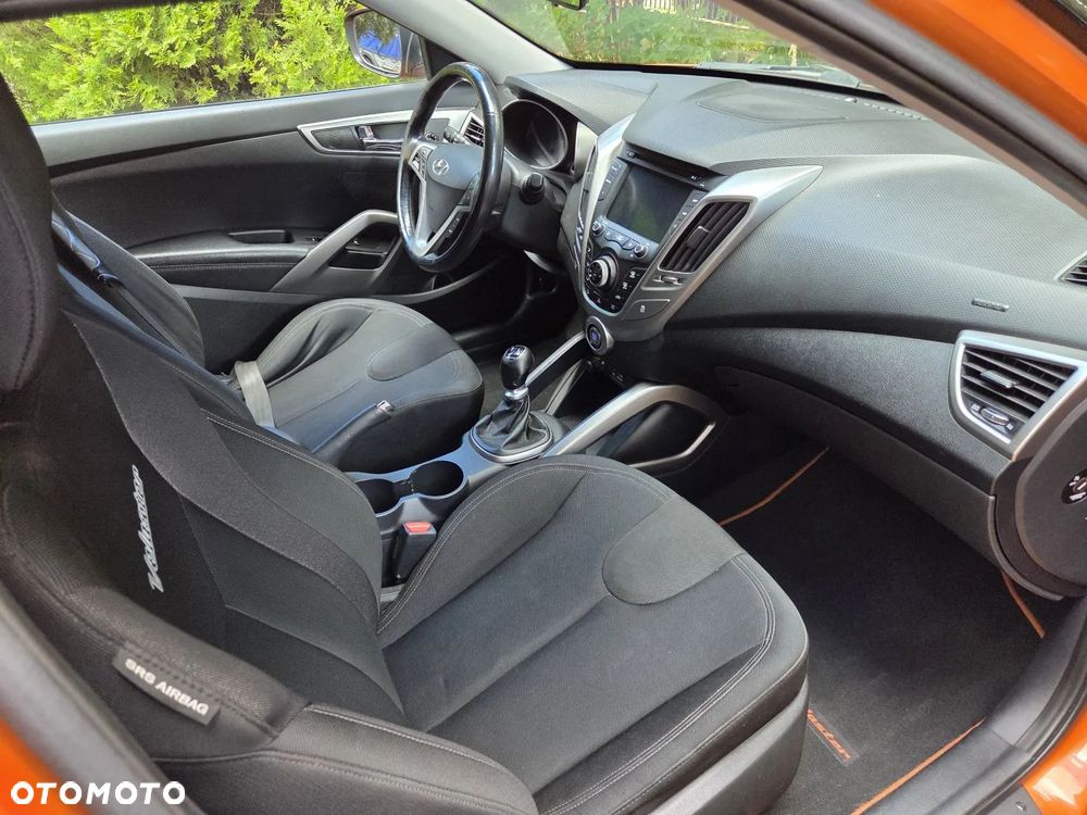 Hyundai Veloster 1.6 GDI Comfort - 11