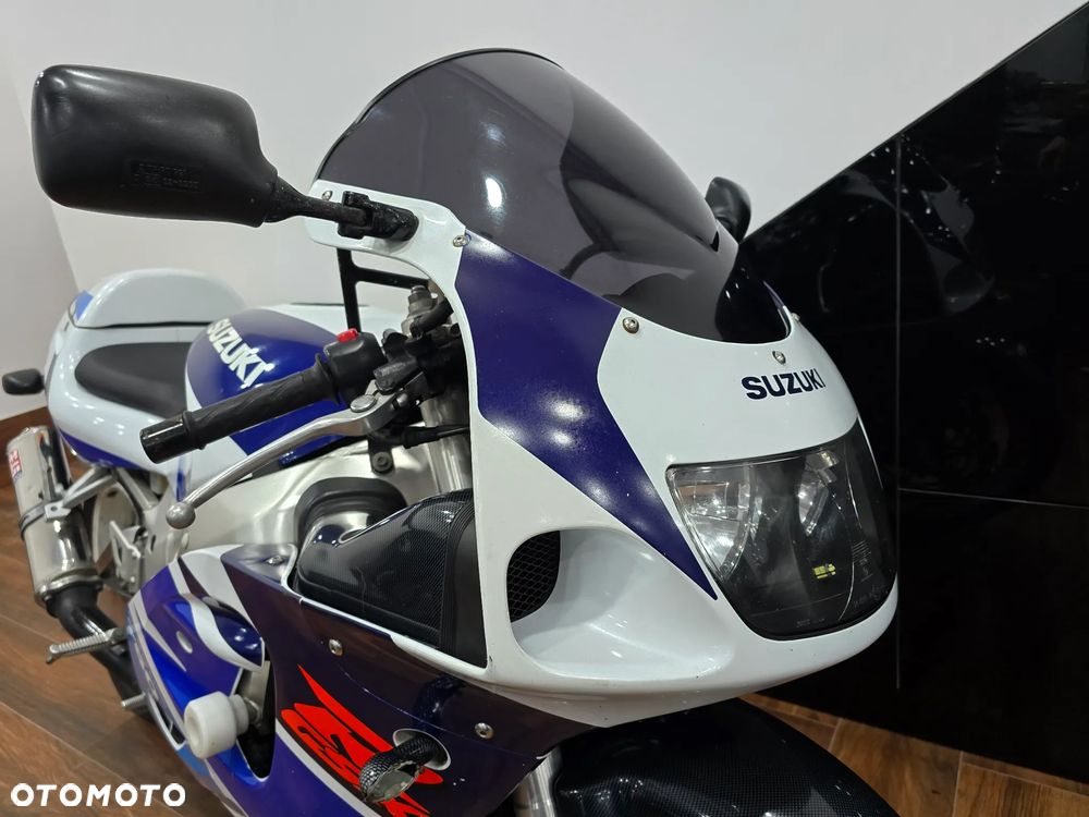 Suzuki GSX-R - 22