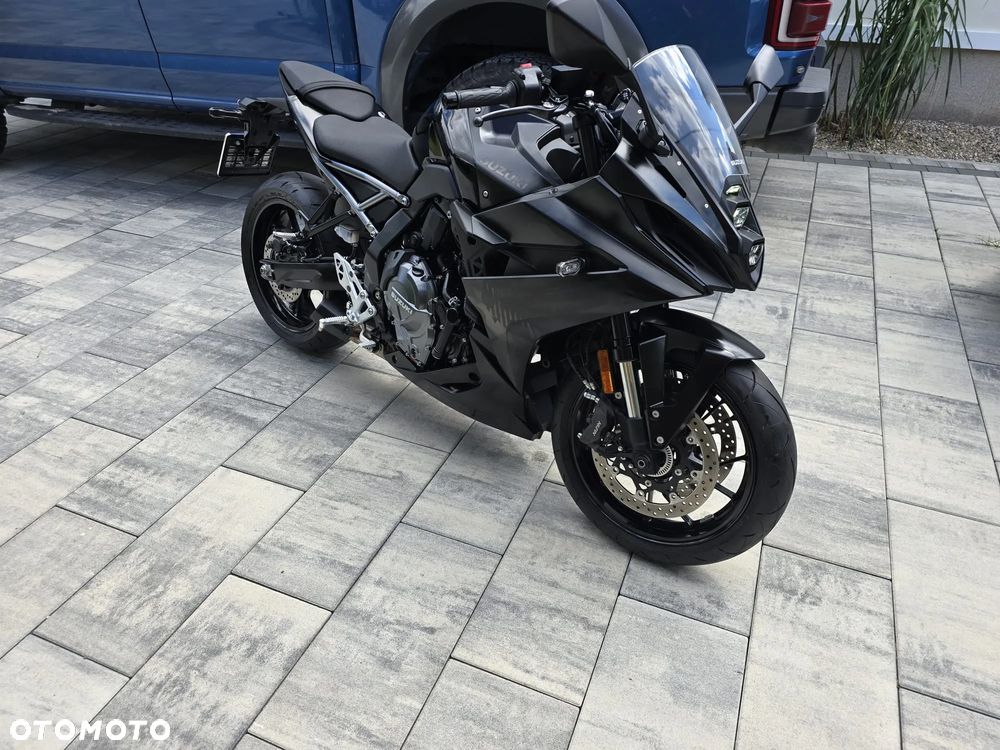 Suzuki GSX-R - 6
