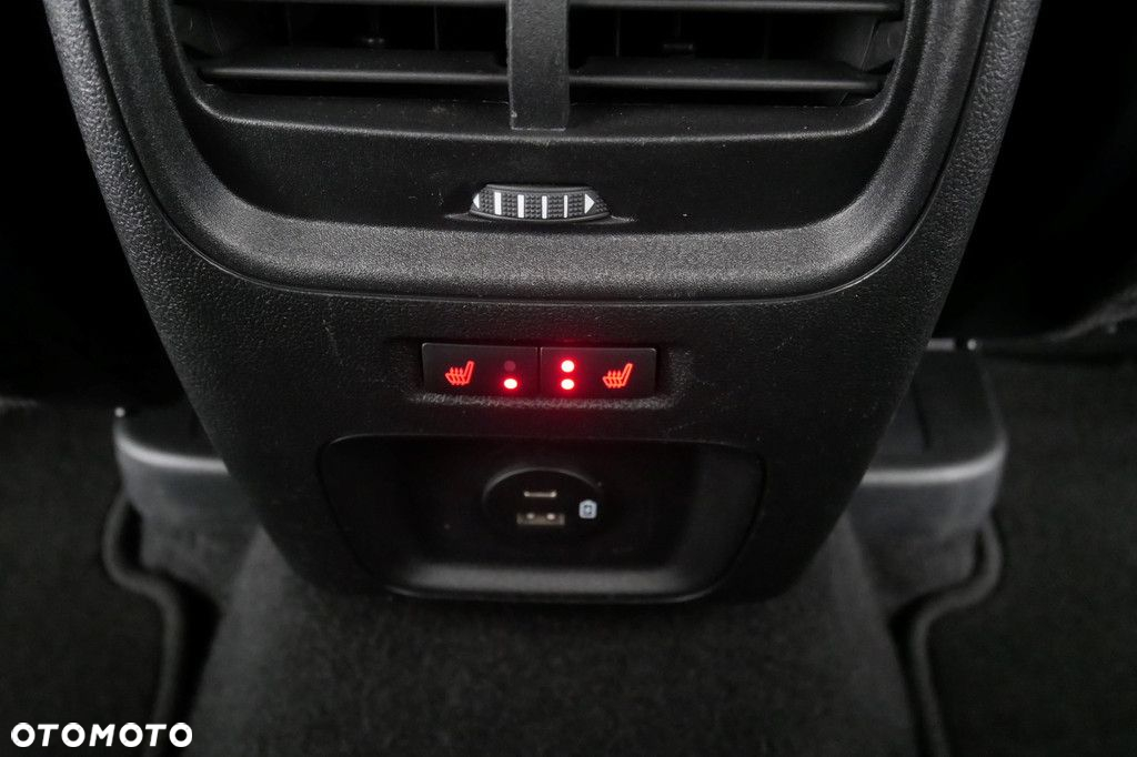 Ford Kuga - 25